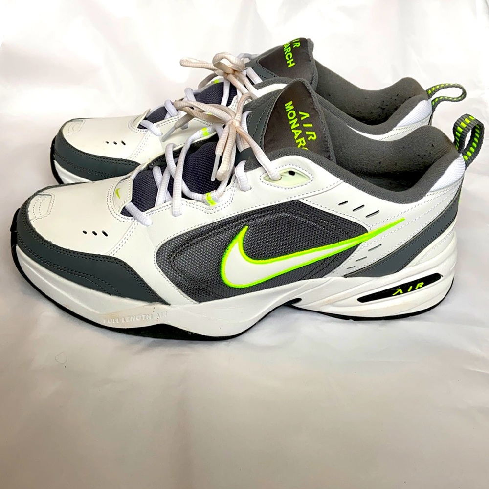 Men’s Nike Air Monarch IV